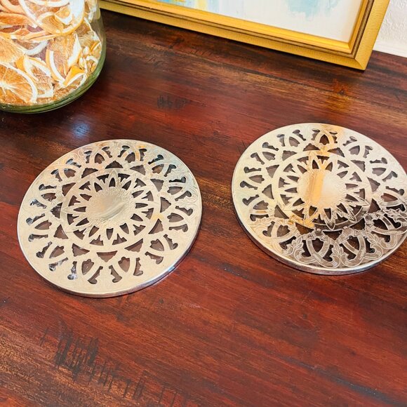 Vintage Brass and Silver Silver Plated Etched Floral Scroll-work Pattern Lot (5) - Picture 3 of 16